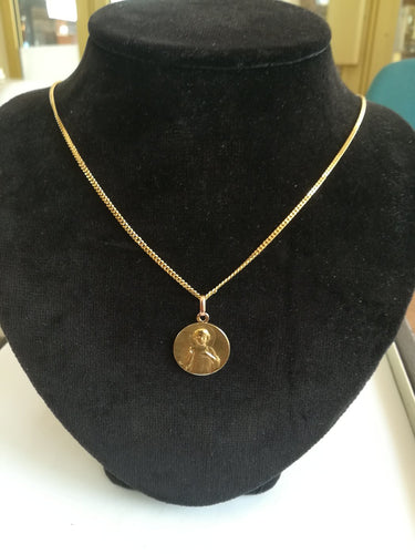 Pendentif Médaille Christ Enfant auréolé en or jaune 58 Facettes MED 001
