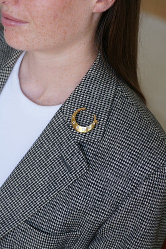 Broche Broche ancienne croissant de lune en or jaune et diamants 58 Facettes