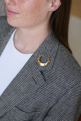 Broche Broche ancienne croissant de lune en or jaune et diamants 58 Facettes