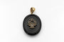 Pendentif Médaillon ancien en onyx, or jaune, argent, rubis, émeraudes et perles 58 Facettes 12234