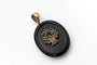 Pendentif Médaillon ancien en onyx, or jaune, argent, rubis, émeraudes et perles 58 Facettes 12234