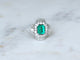 Bague 51 Jupe - Bague en or blanc, émeraude colombienne et diamants 58 Facettes