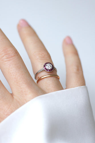 Bague 54 Art déco - Bague cible en or blanc, platine, diamants et rubis 58 Facettes
