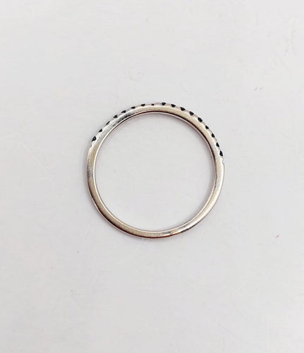 Bague 49.5 Demi-alliance vintage - Bague en or blanc 18K et saphirs bleus 58 Facettes A07412