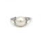 Bague 53.5 Bague en or blanc, perle et diamants 58 Facettes 260031SP
