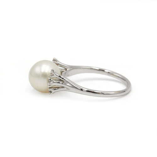Bague 53.5 Bague en or blanc, perle et diamants 58 Facettes 260031SP