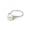 Bague 53.5 Bague en or blanc, perle et diamants 58 Facettes 260031SP