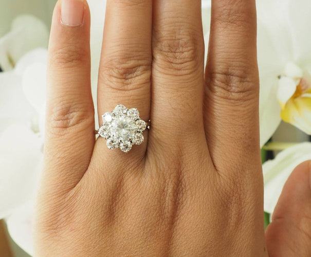 Bague 54 Bague marguerite ancienne en or blanc et diamants 58 Facettes 33796