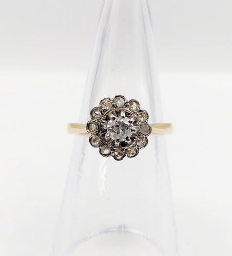 Bague 50.5 Bague marguerite en or 18k, platine et diamants 58 Facettes A07422