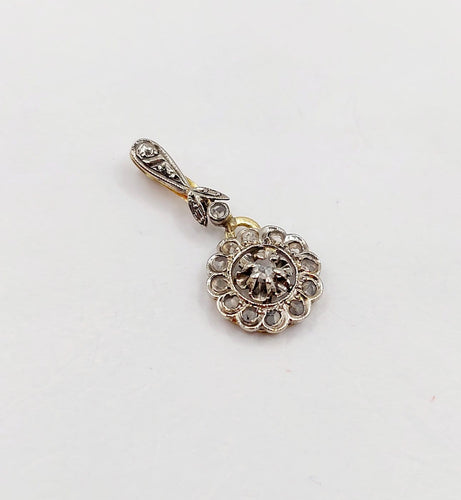 Pendentif Pendentif marguerite vers 1900 en or 18k et diamants taille rose 58 Facettes A07425