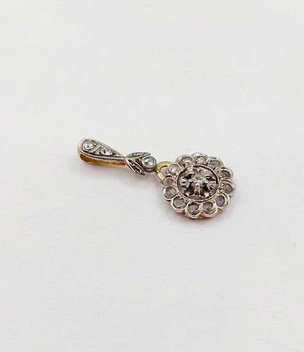 Pendentif Pendentif marguerite vers 1900 en or 18k et diamants taille rose 58 Facettes A07425
