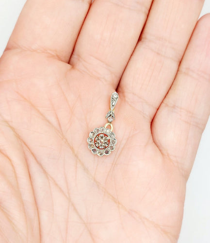 Pendentif Pendentif marguerite vers 1900 en or 18k et diamants taille rose 58 Facettes A07425