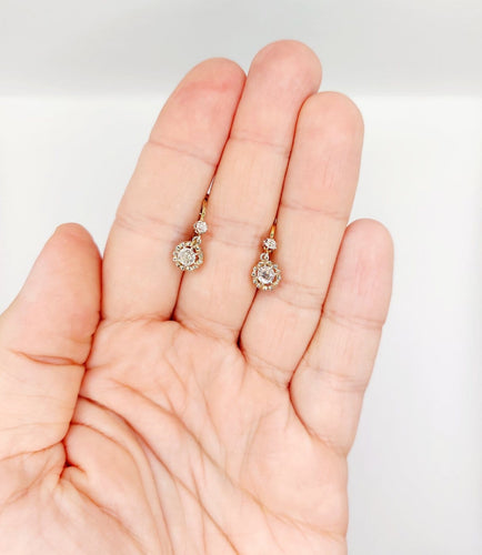 Boucles d'oreilles Dormeuses antiques en or 18K, platine et diamants 58 Facettes A07427