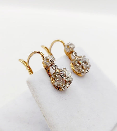 Boucles d'oreilles Dormeuses antiques en or 18K, platine et diamants 58 Facettes A07427