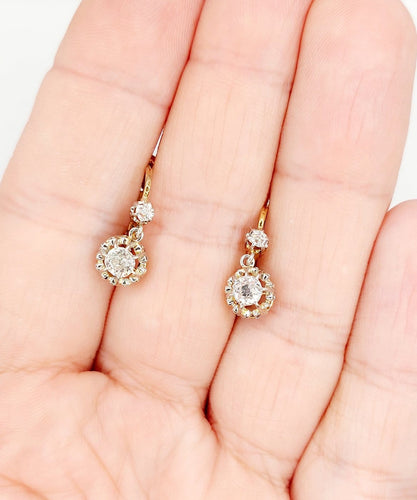 Boucles d'oreilles Dormeuses antiques en or 18K, platine et diamants 58 Facettes A07427