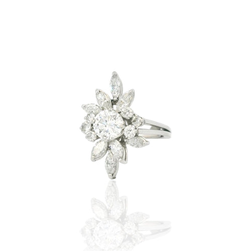 Bague 53 Bague années 70/80 en or blanc et diamants 58 Facettes 25-449