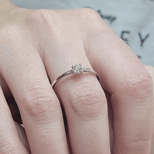 Bague 55 Bague solitaire en or blanc 18k et diamant 58 Facettes S484