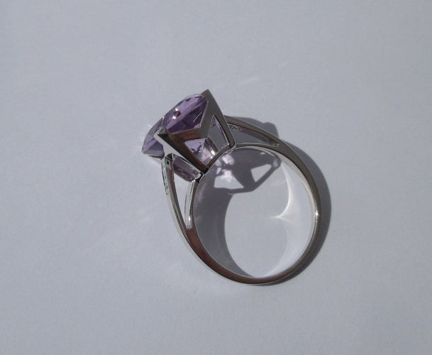 Bague 56 Mauboussin Mon Bébé d’Amour - Bague en or blanc, améthyste et diamants 58 Facettes Bague