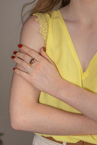Bague 61 Bague en or jaune et or blanc, rubis et diamants 58 Facettes 5149419RV