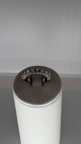 Bague 51 Demi-alliance - Bague en or blanc et diamants 58 Facettes Bague 001