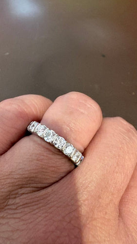 Bague 51 Demi-alliance - Bague en or blanc et diamants 58 Facettes Bague 001