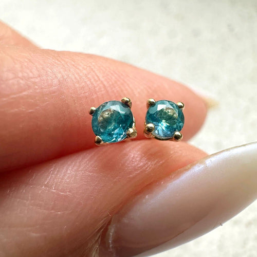 Boucles d'oreilles Single Tulip - Boucles d'oreilles en or 18K et tourmalines bleues 58 Facettes GER1335LB