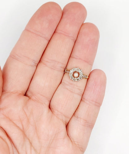 Bague 51 Bague marguerite antique en or 18k, platine, perle et diamants 58 Facettes A07460