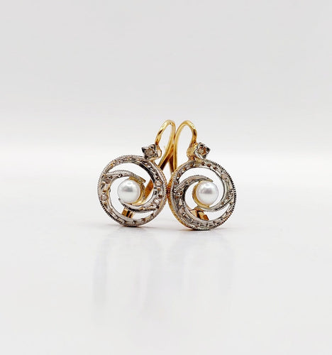 Boucles d'oreilles Dormeuses tourbillon en or 18K, perles et diamants taille rose 58 Facettes A06494