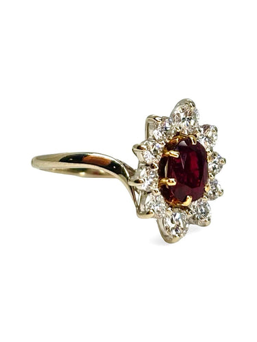 Bague 57 Bague marguerite en or blanc, rubis non chauffé et diamants 58 Facettes 1854