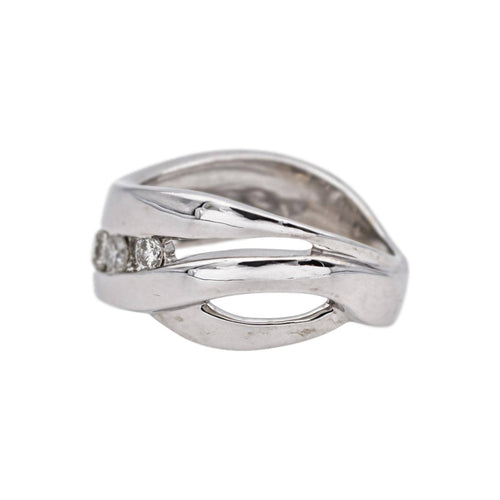Bague 50 Bague en or blanc et diamants 58 Facettes 5538426RV