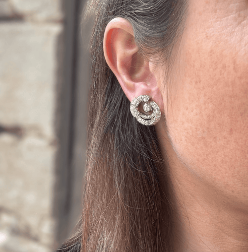 Boucles d'oreilles Clips d'oreilles Art déco en platine et diamants 58 Facettes REF2534-301