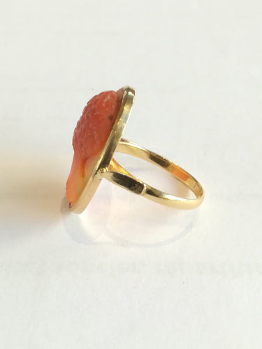 Bague 57 Bague camée en or jaune et corail 58 Facettes 01172