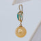 Pendentif Golden Grace - Pendentif en or 14 ct, émeraude, diamants et perle 58 Facettes P002