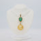 Pendentif Golden Grace - Pendentif en or 14 ct, émeraude, diamants et perle 58 Facettes P002