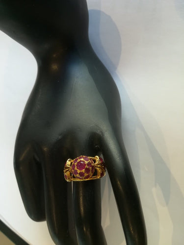 Bague 48 Bague boule en or jaune et rubis 58 Facettes 01372