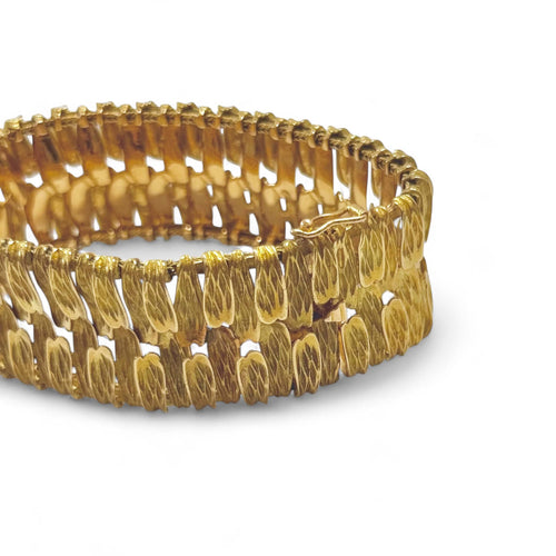 Bracelet Bracelet manchette libellule en or jaune 18K 58 Facettes REF2540CF-307