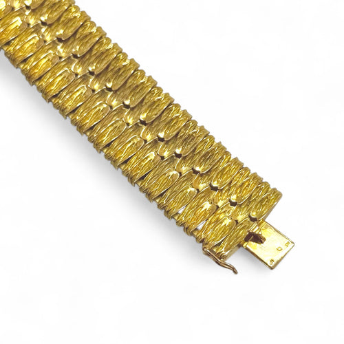 Bracelet Bracelet manchette libellule en or jaune 18K 58 Facettes REF2540CF-307