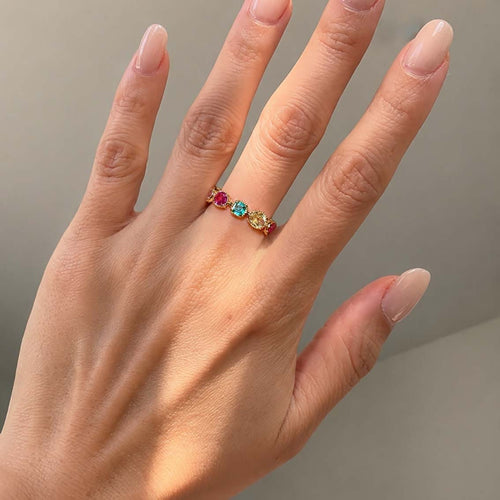 Bague 53 One of A Kind - Bague en or 18K, saphirs et émeraude 58 Facettes GBR1033YG