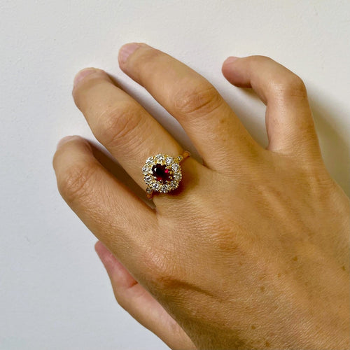 Bague 59 Bague marguerite vintage en or jaune, rubis ovale et diamants 58 Facettes LMB-361