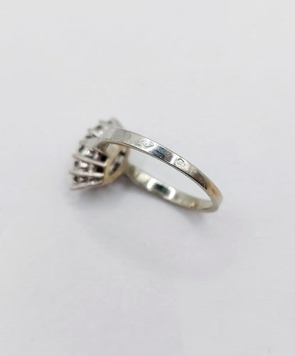 Bague 48.5 Bague marquise vintage en or blanc 18k et diamants 58 Facettes A07498