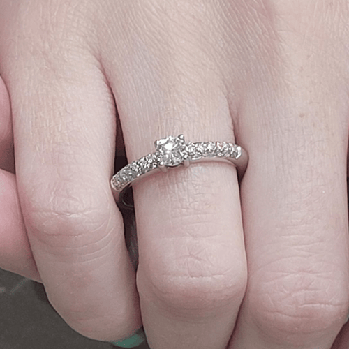Bague Bague en or blanc et diamants 58 Facettes S416