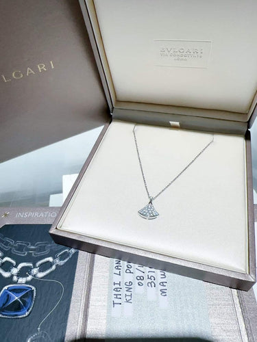 Collier Bvlgari Diva's Dream - Collier en or blanc et diamants 58 Facettes jnci126