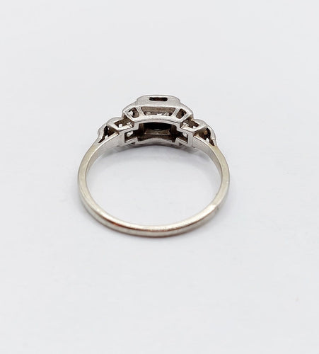 Bague 56 Bague tank Art déco en platine et diamants 58 Facettes A07516
