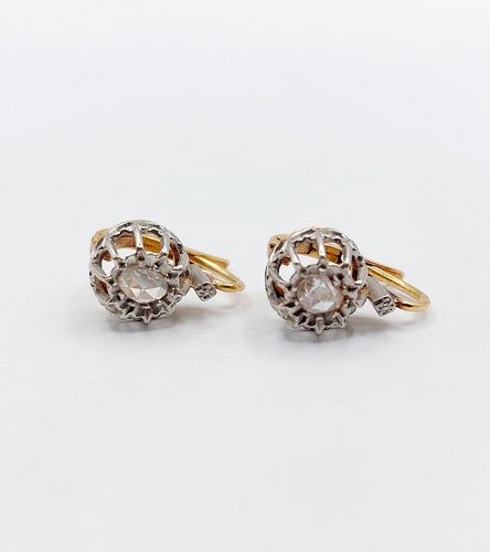 Boucles d'oreilles Dormeuses fleurs de lys en or 18k, platine et diamants taille rose 58 Facettes A07517