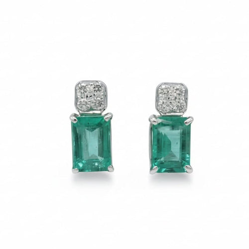 Boucles d'oreilles Boucles d’oreilles en or blanc, émeraudes 2,40 ct et diamants 58 Facettes 1.0001088/2