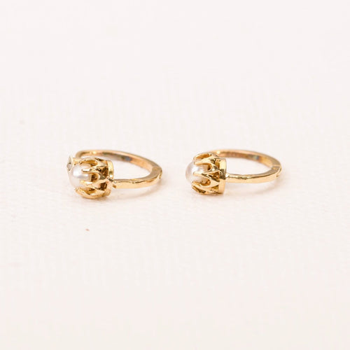 Boucles d'oreilles Boucles d'oreilles dormeuses en or jaune, perles de culture et diamant 58 Facettes LMB-244