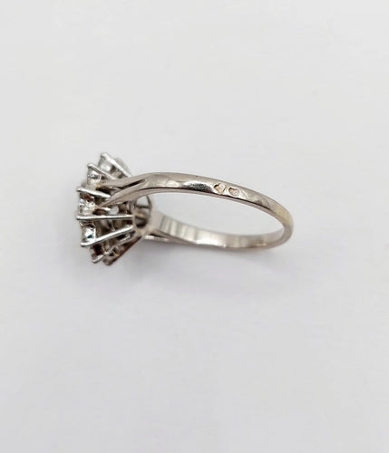 Bague 52 Bague marguerite Art déco en or blanc 18k et platine avec diamants 58 Facettes A07525