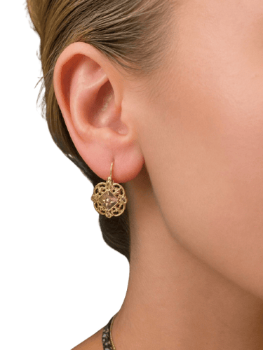 Boucles d'oreilles Boucles d’oreilles dormeuses anciennes en or jaune 18 ct et demi-perles 58 Facettes Bo_01