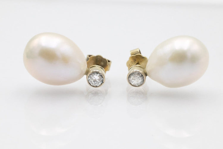 Boucles d'oreilles Boucles d'oreilles puces en or 14 carats, diamants et perles 58 Facettes 12398