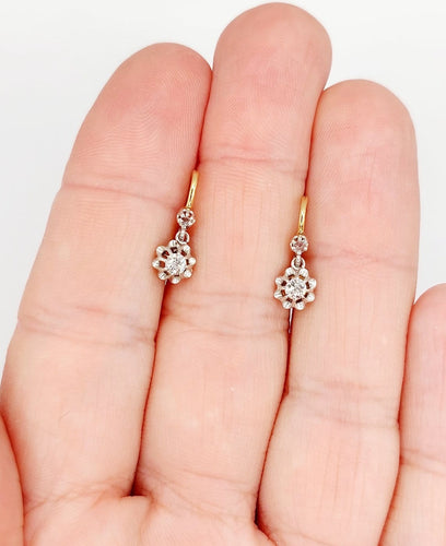 Boucles d'oreilles Dormeuses antiques - Boucles d'oreilles en or 18k, platine et diamants 58 Facettes A07534